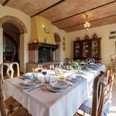 Villa Gli Spilocchi 16, Emma